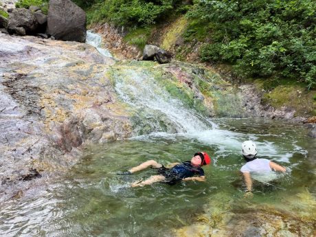 カムイワッカ湯の滝 7月